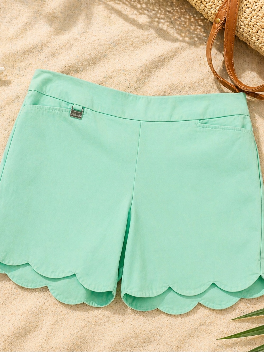 Lulu B Pistachio Scallop Hem Shorts Pull On Beach Resort Size 14